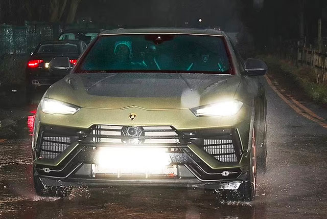 Rashford xuất hiện cùng chiếc Lamborghini Urus