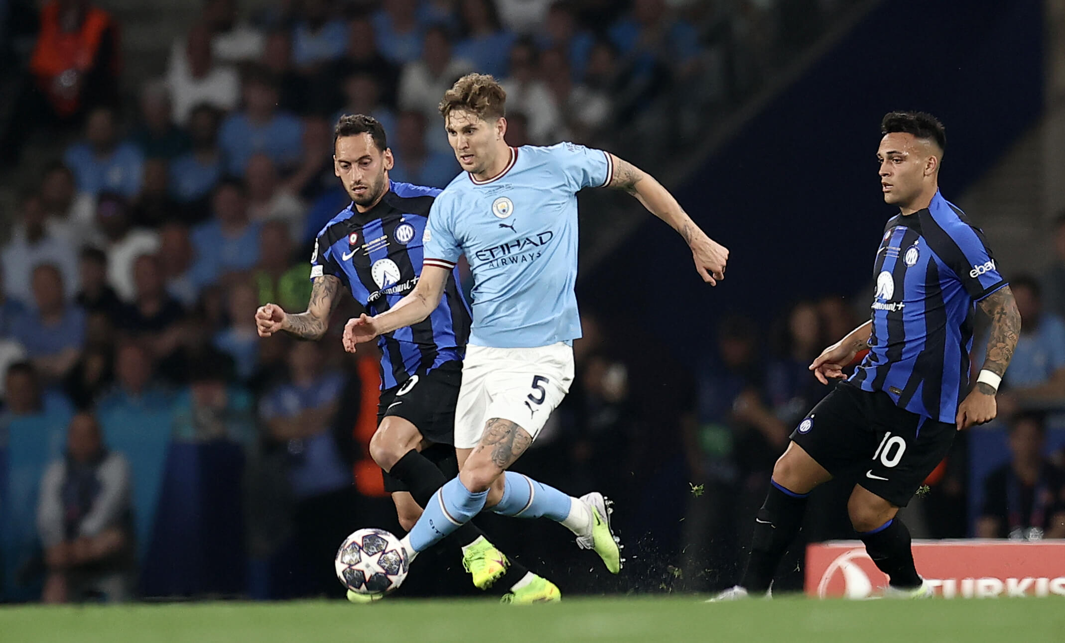 John Stones gây ra nhiều khó khăn hơn cho Man City khi anh vắng mặt