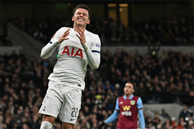 Tottenham chật vật hạ Burnley để vào vòng 4 FA Cup