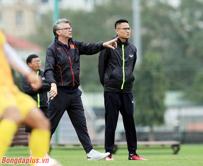 HLV Philippe Troussier cho rằng ĐT Việt Nam hoàn toàn có thể thắng Nhật Bản ở trận đấu tới tại Asian Cup.