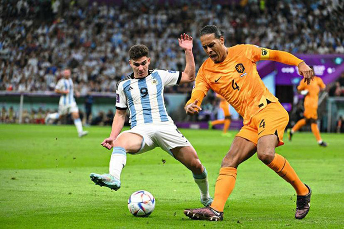 Van Dijk trong màu áo ĐT Hà Lan tại World Cup 2022