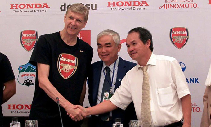 Nhiều người hiểu nhầm về HLV Wenger và Xuân Trường đã lên tiếng đính chính